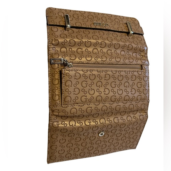 Guess Wallet - Picture 3 of 3